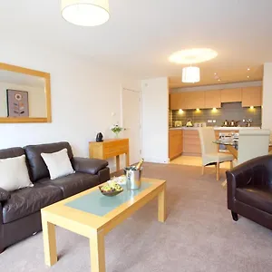 Citystay - The Vie Apartment